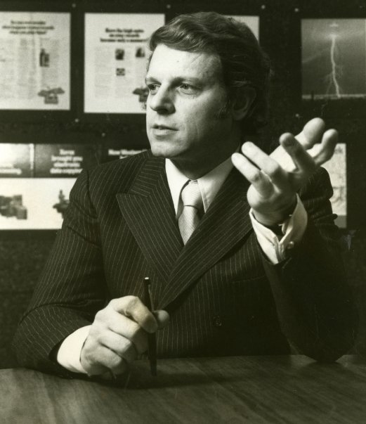 1975年，艾·里斯在都柏林发表定位演讲