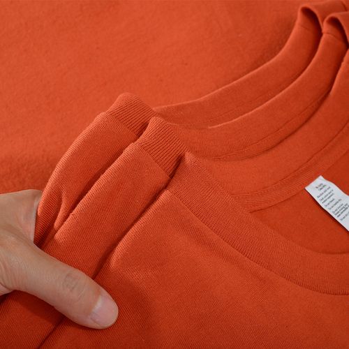 脏橘色t恤
