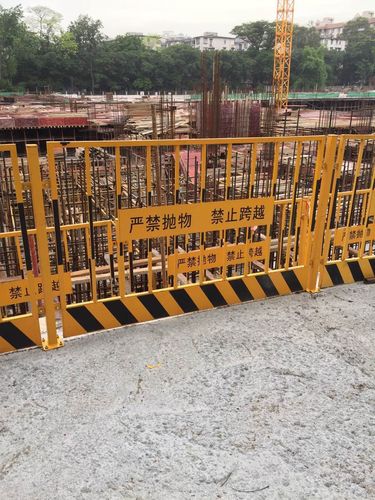 铁马基坑护栏道路工程施工围挡临时护栏网临边安全围栏工地防护网