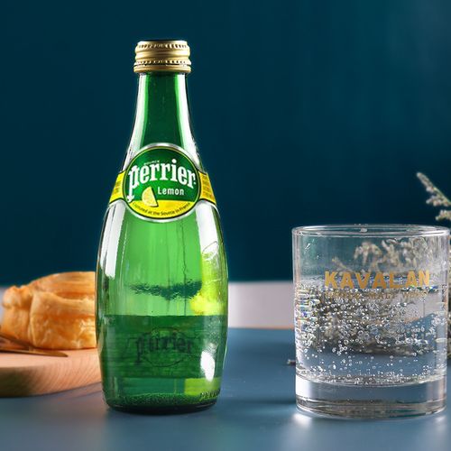 法国进口饮料perrier巴黎水柠檬味天然矿泉水330ml4瓶气泡苏打水
