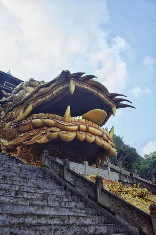 泸州金龙寺|小众的庙宇藏着一颗好大的龙头