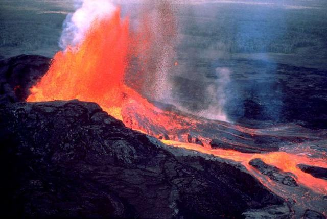 持续喷涌:世界上最活跃的15座活火山,观赏它们请注意安全