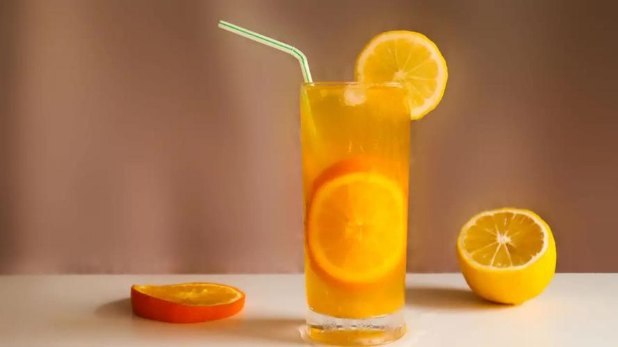 简单几步制作一杯橙意满满的水果茶,加冰更清爽,舒舒服服过夏天