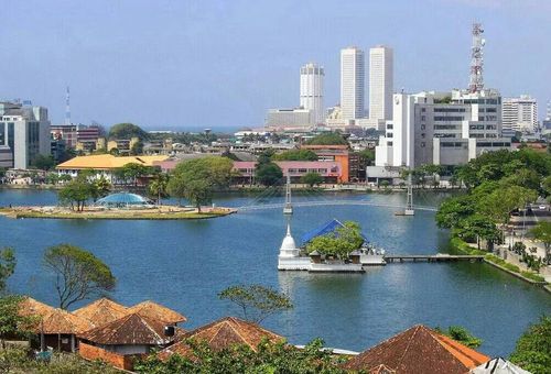 科伦坡是斯里兰卡最大的城市和商业中心,也是印度洋重要的港口.