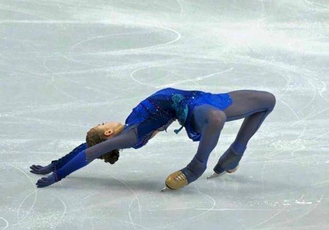 花样滑冰运动员,被称为迪斯尼的艾莎公主,她以独特的蟹步让中国观众叹