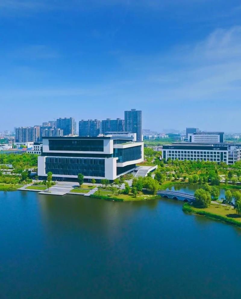 欢迎报考南京理工大学泰州科技学院.