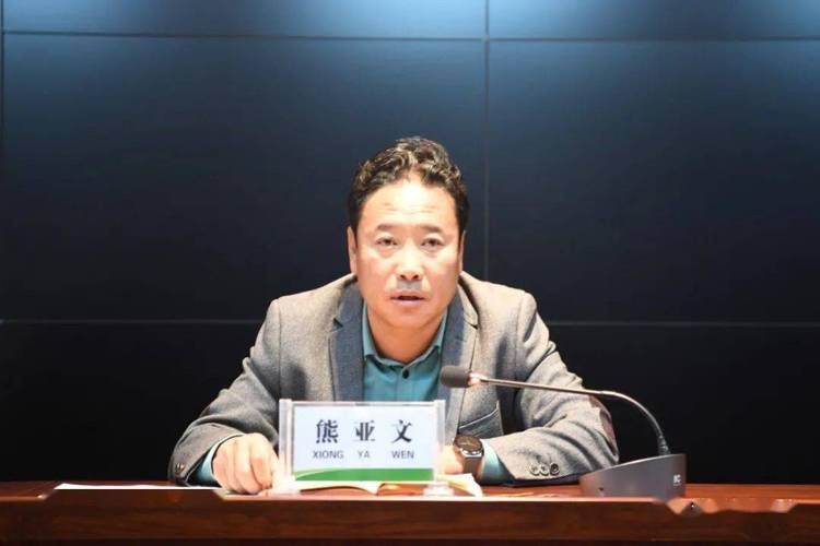 农业生产部部长刘吉龙传达了上级有关统肥试验推广任务分解方案,他