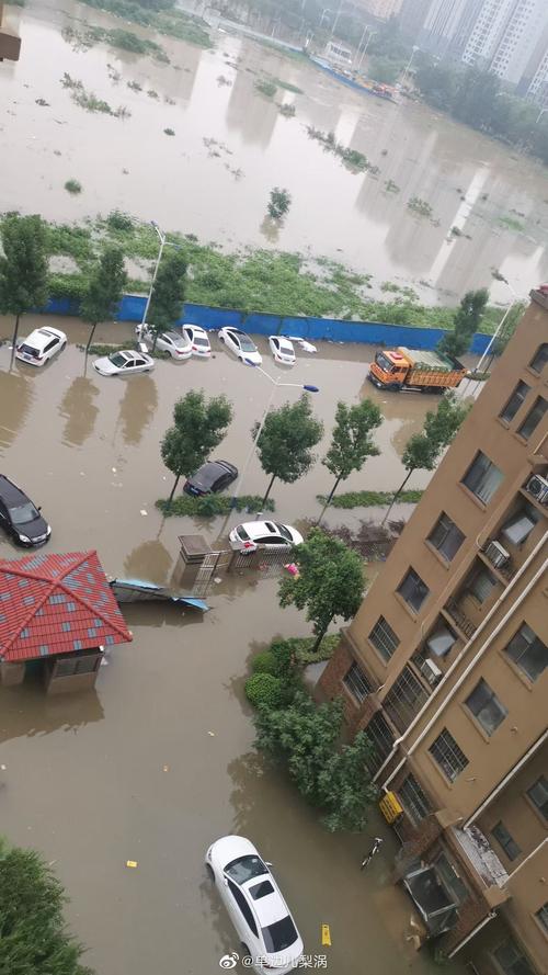 河南新乡市区暴雨全记录上