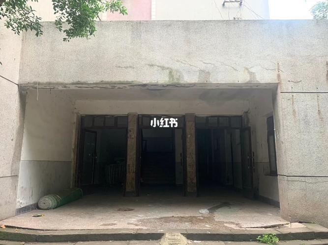 偶遇重庆一八十年代汽车制造厂废弃办公楼