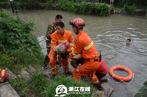 台州椒江两女童溺水身亡 均为外来务工家庭子女-小女孩,今天下午,消防