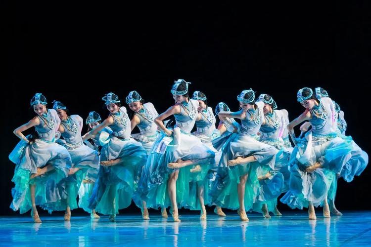 【中华艺术宫 | 活动】从"踏歌行"谈中国民间舞的风格特征及民间舞蹈