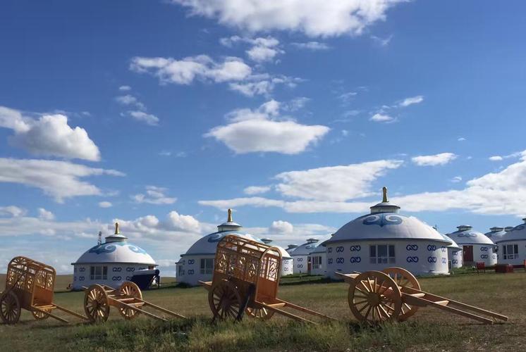 弘吉剌部蒙古大营是由100多座蒙古包组成,是内蒙古最大的蒙古包群.