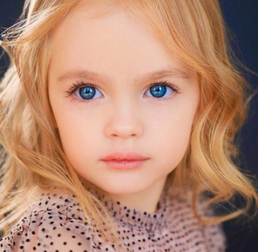 俄罗斯  #俄罗斯童模  #童模  #女生头像  #蓝眼睛  #俄罗斯美女