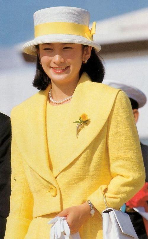 纪子妃:笑容可怖的日本王妃,40岁拼命生儿子,爱和雅子比高低