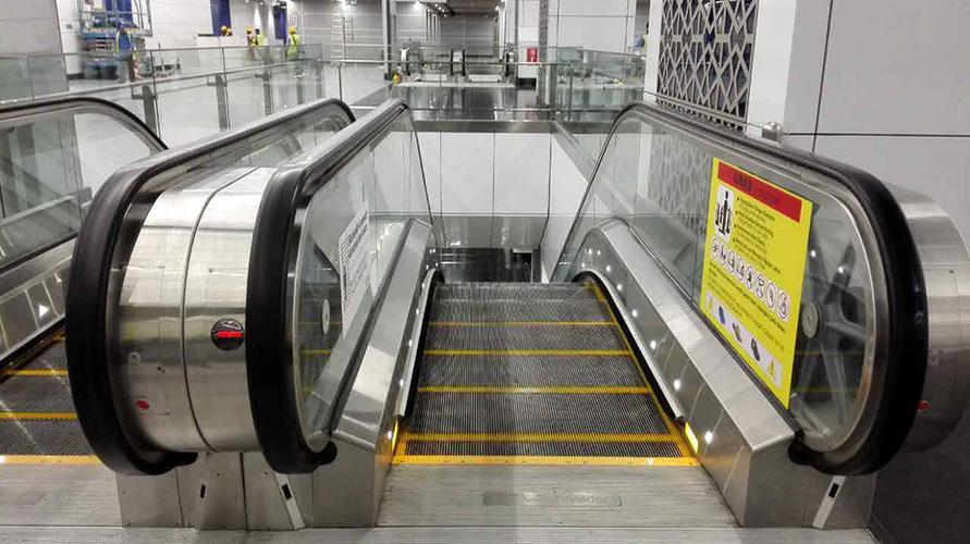 去年7月,申龙电梯为马拉西亚首都吉隆坡地铁提供的101太大高度扶梯