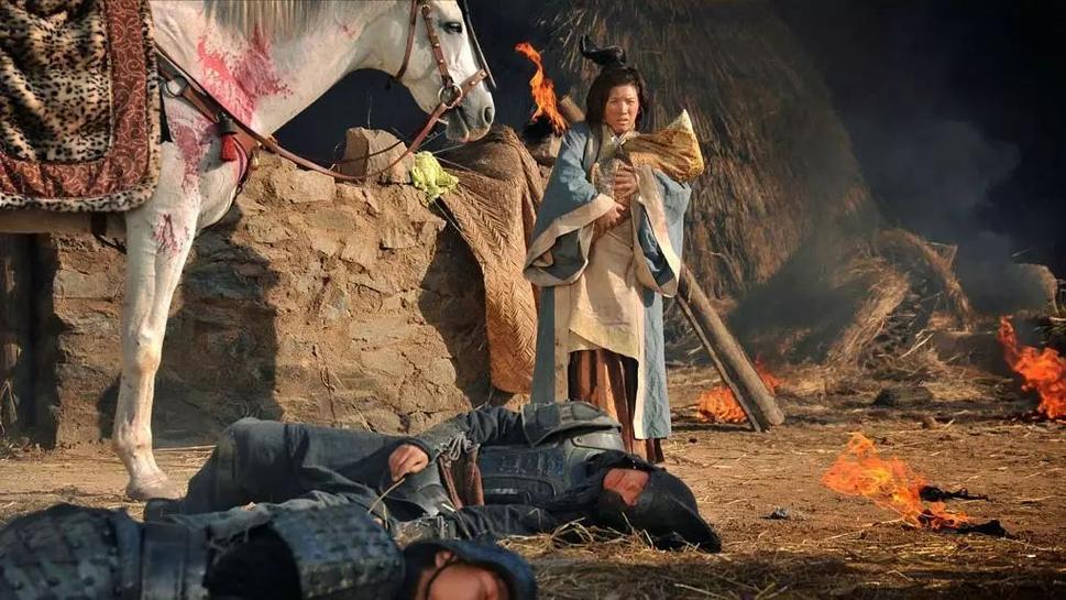长坂坡之战的真相:刘备为何开初不忍丢弃百姓而最终狂奔逃命呢?