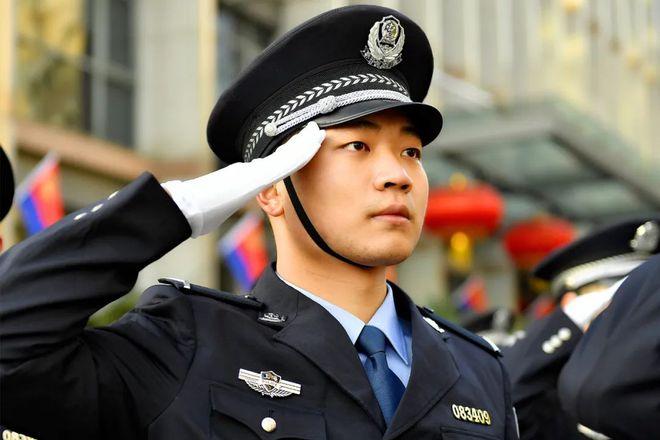 首个中国人民警察节长宁公安这样庆祝向他们致敬