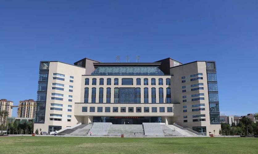 山西建工集团五分公司承建的山西医科大学新校区图书馆工程接受山西省