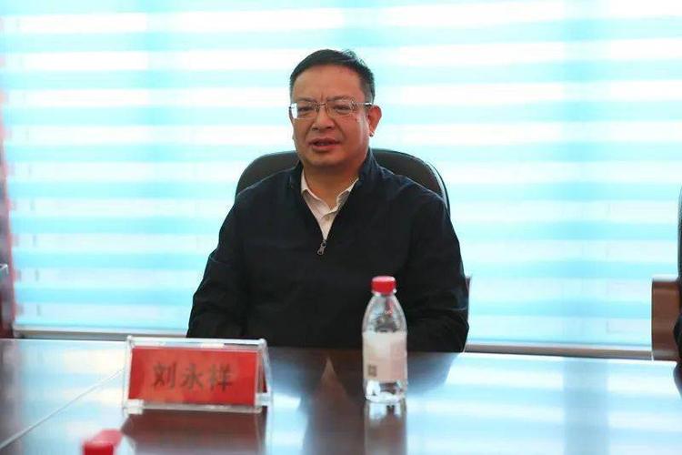 市委常委副市长刘永祥视察西市区人口普查现场入户登记工作