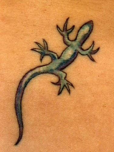 蓝色的小蜥蜴纹身图案