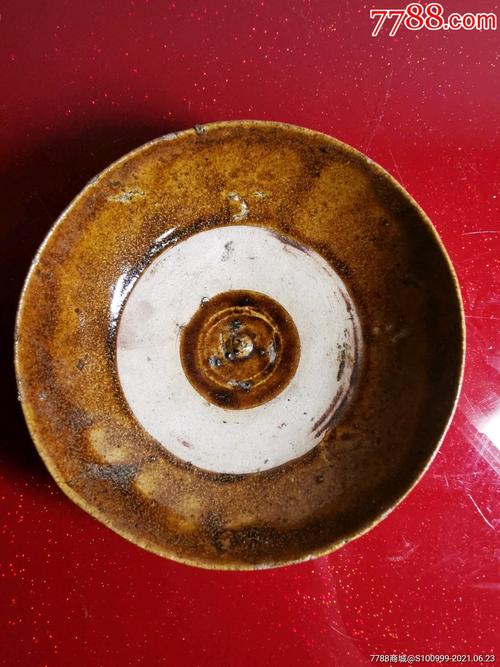 各路考古陶瓷专家看看,这是不是唐朝寿州窑黄釉碗?欢迎大家转发求证.
