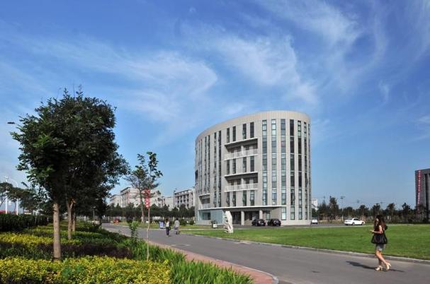 河北省高等院校中,河北大学位于河北省保定市.