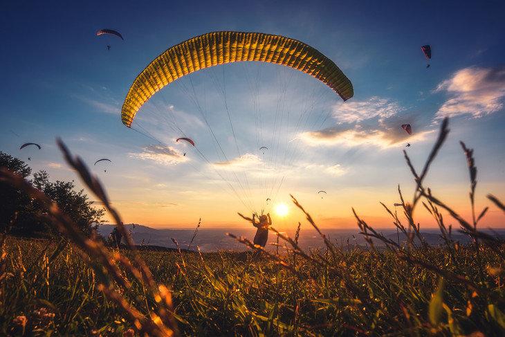 2021国庆最受欢迎的旅游胜地海南三亚滑翔伞带您游遍三亚