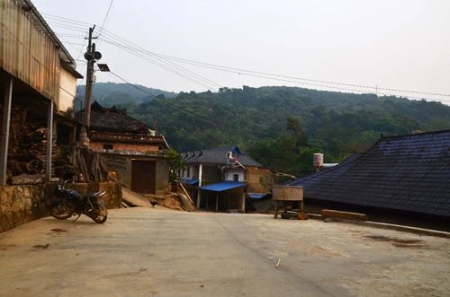 原创云南有个村庄,距今千年历史,与缅甸只隔一片森林,村民热情淳朴