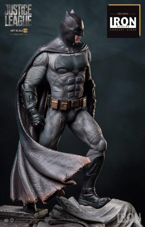 正义联盟超逼真蝙蝠侠模型完美还原性感腹肌