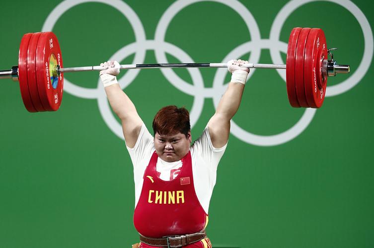 举重女子75公斤以上级比赛孟苏平摘金牌