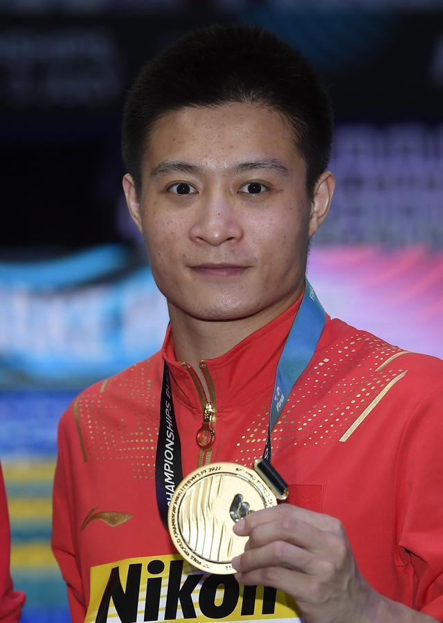 2022布达佩斯游泳世锦赛男子单人10米台决赛中,杨健以515.