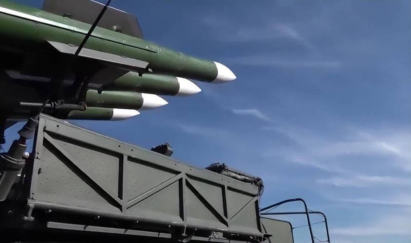 根据俄罗斯国防部发布的战报显示,俄军使用远程精确制导武器对乌克兰
