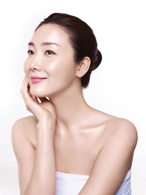 入围"有史以来最美韩国女星"榜单的崔智友,原来还是冻龄女神?