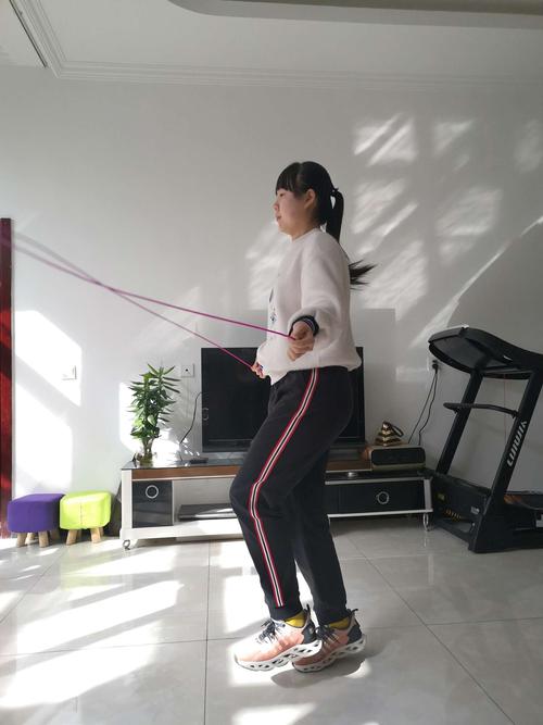青龙湖中学初三年级女生疫情期间体育锻炼