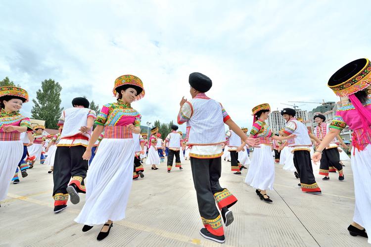 会东县傈僳族嘎且且撒勒舞传承文化基因舞出精彩