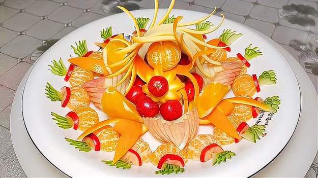 水果拼盘,创意水果摆盘,橘子橙子摆盘技巧,果盘切法简单上档次-美食
