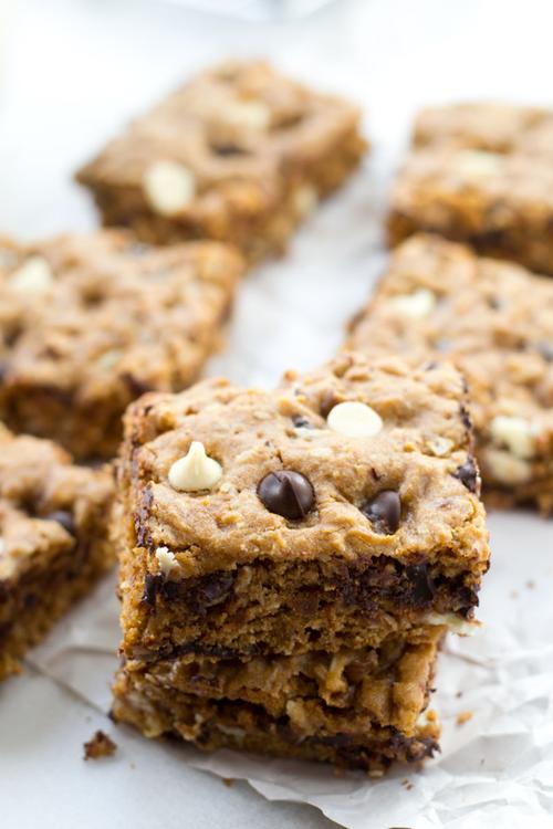 ultimate soft and chewy blondies
