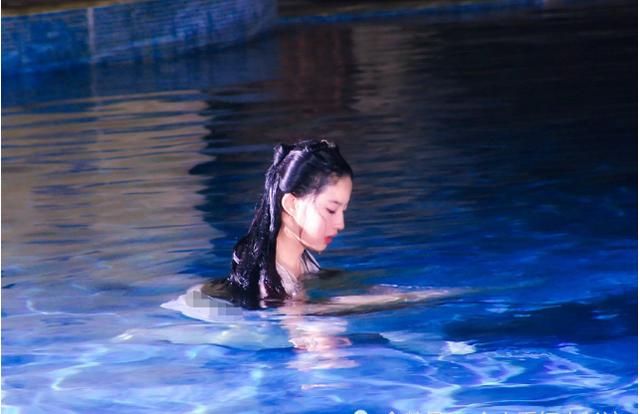 刘亦菲"水下戏"路透图爆出,全身湿透,网友:不愧是女神啊