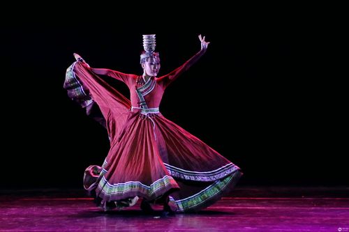 北戏舞蹈—蒙族《顶碗》