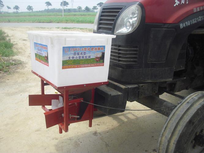临沧厂家直销化肥抛撒机 电动施肥追肥机 小型种植小麦玉米撒肥机