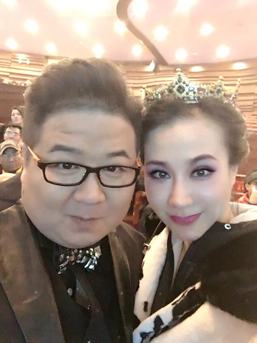 侯耀华女徒弟混血演员安娜金应邀出席银川互联网电影节