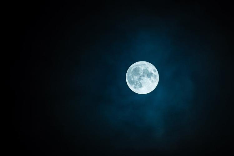 天空 月亮4k图片图片,4k高清其它图片,娟娟壁纸