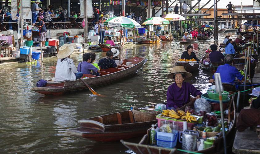 泰国《丹嫩沙多水上市场》
