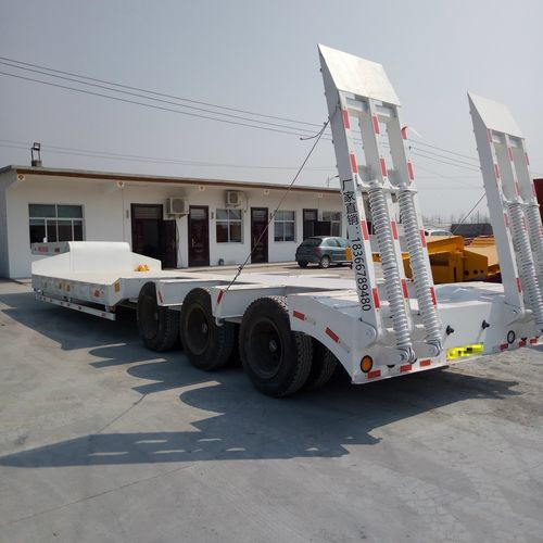 500型挖掘机运输爬梯平板拖车挂车厂订做价格配置图片