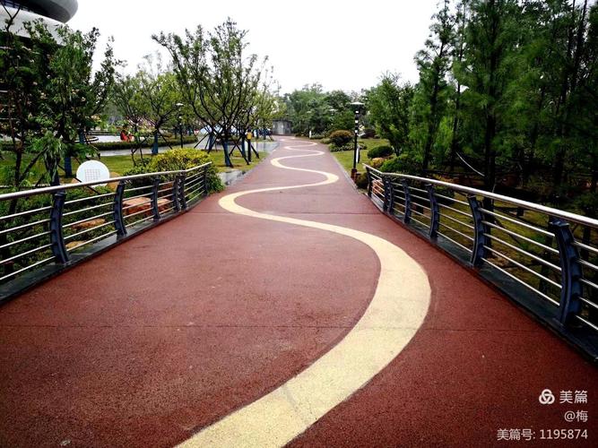 雨中漫步泗县中央公园