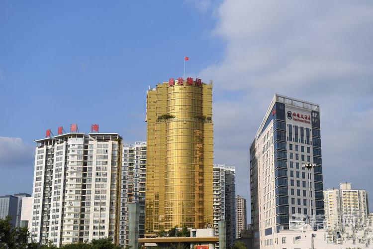 南宁铂宫酒店入榜中国十大丑陋建筑 装修富丽堂皇