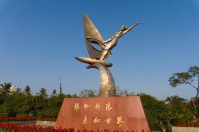湛江海滨公园的劳丽诗雕像