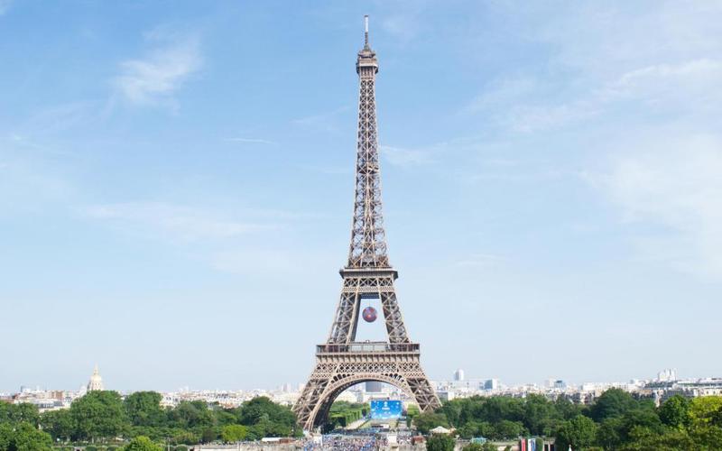 法国世界著名建筑埃菲尔铁塔