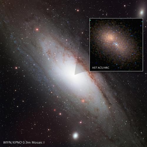 超大质量黑洞之间的巨大碰撞可以解释仙女座奇怪的核心