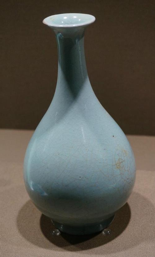 天青釉三足樽——故宫博物院藏传世汝窑瓷器的造型主要有三足樽及承盘